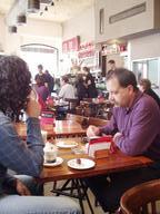 Im Café Hillel